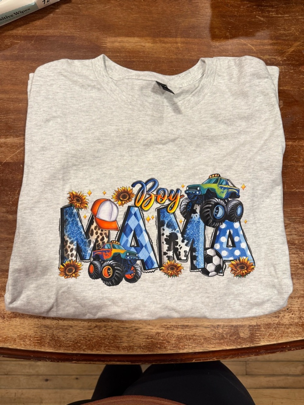 Boy mama graphic tee